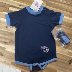 NFL Titans baby body suit and matching booties‎ 18months NWT